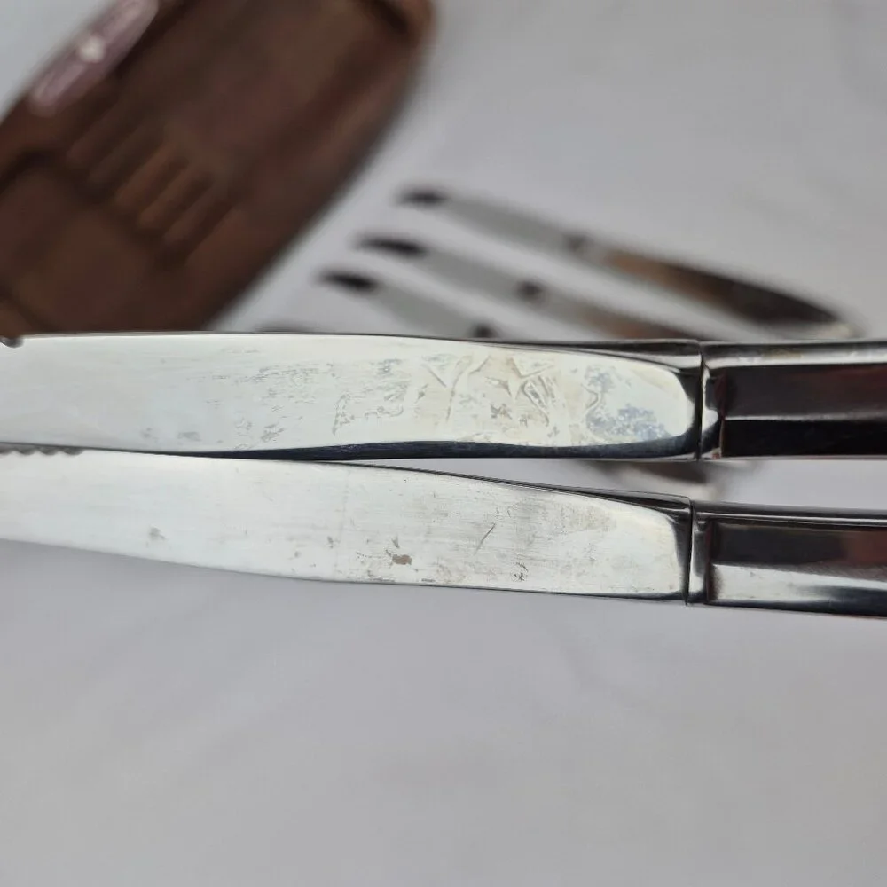 Community By Oneida Steak Knife Set Of 6 Knives in a Walnut Wood Case